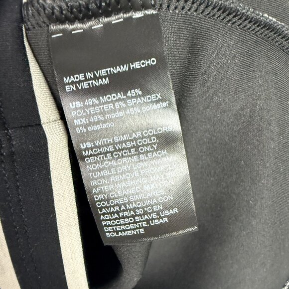 NWT Chico's Zenergy Soft Scuba Stripe Long Sleeve Top Black 0 Size Small NEW - Picture 7 of 10